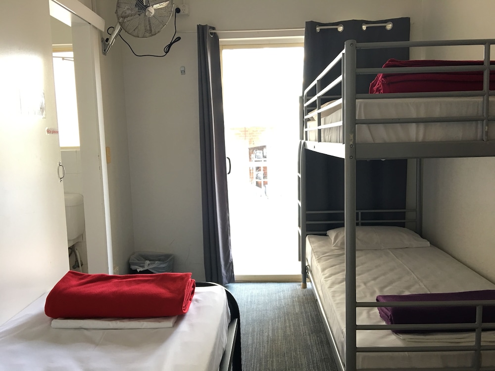 Standard Twin Room, 1 Bedroom, Non Smoking, Private Bathroom photo 2