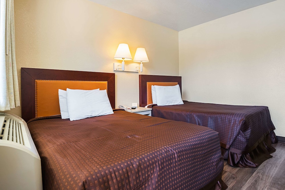 Room, 1 Double Bed, Accessible, Non Smoking photo 1