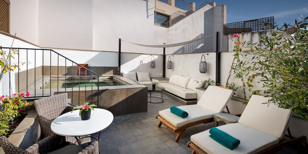 Grand Room, Terrace (Pool) - Photo 5