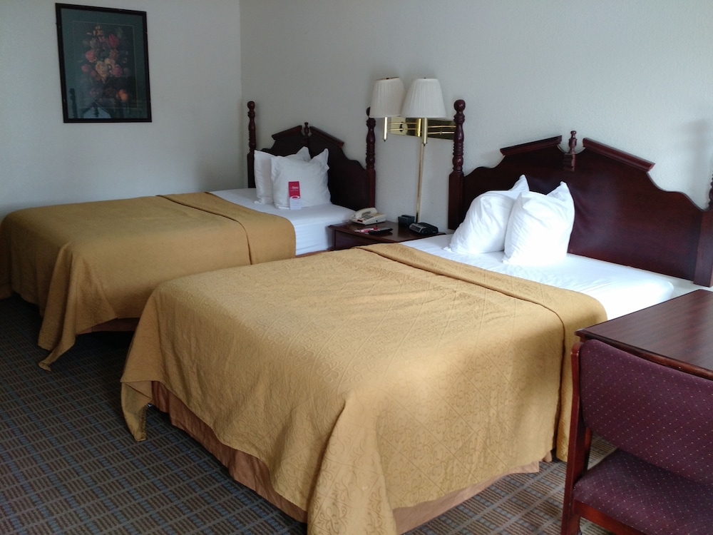 Standard Room, 2 Double Beds, Non Smoking - Photo 2