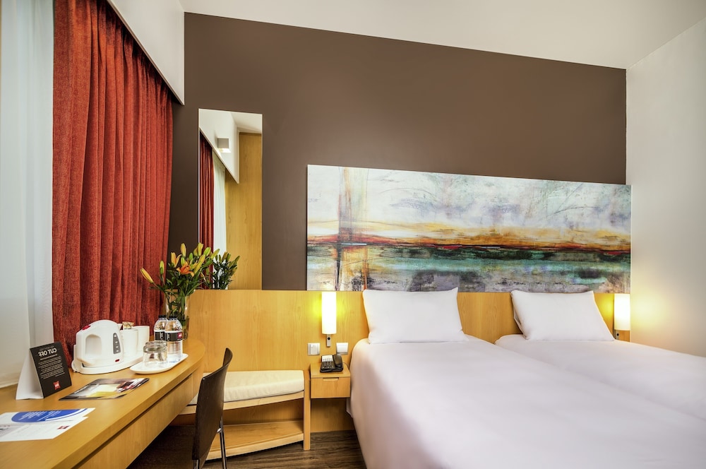 Premium Room, 2 Twin Beds, Accessible photo 2