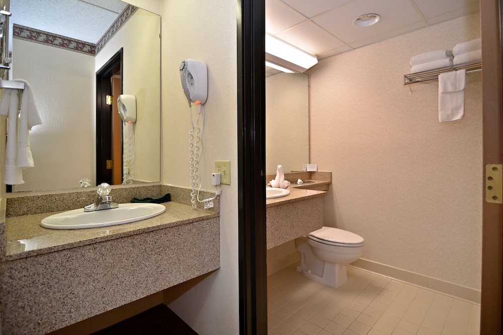 Suite, Multiple Beds, Non Smoking - Photo 5