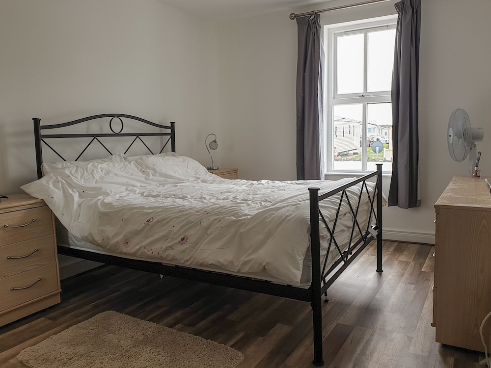 Comfort Apartment, Shared Bathroom, Sea View photo 1