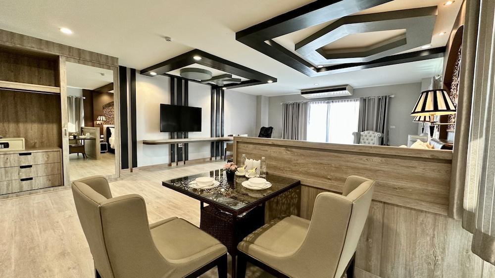 Executive Suite photo 3