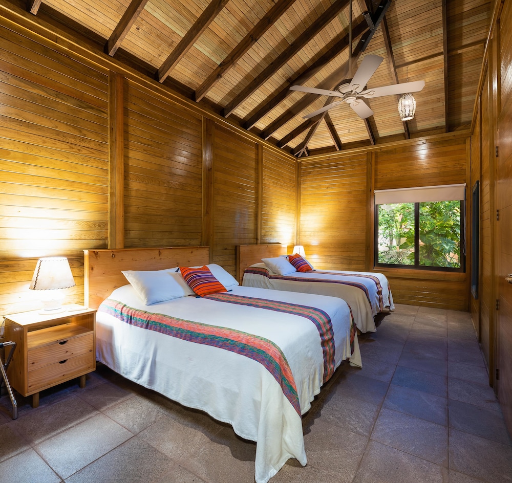 Family Cabin, 1 Bedroom photo 2