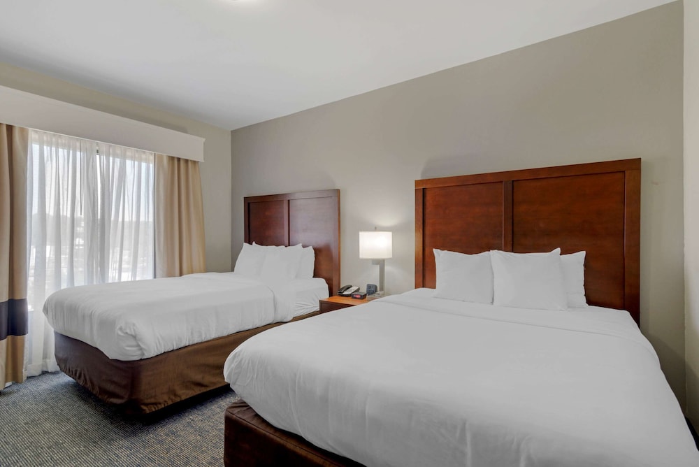 Suite, Multiple Beds, Non Smoking - Photo 4
