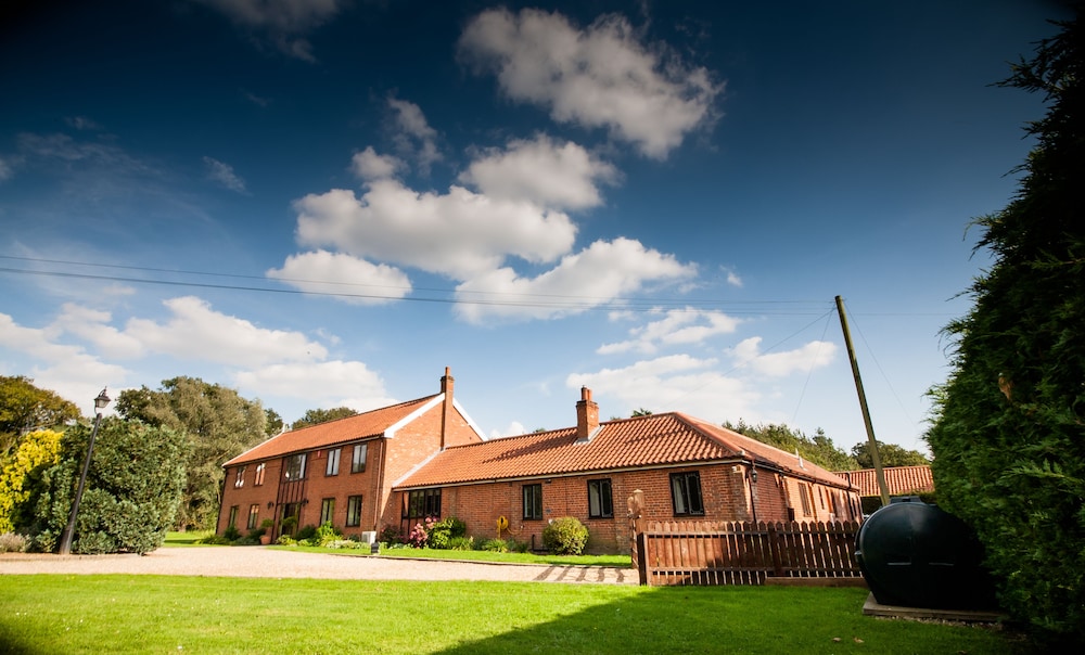 House Highfields Lodge in Thorpe Abbotts - max 23 people photo 1