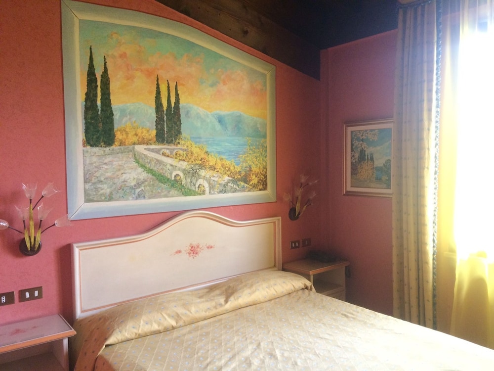 Double Room - Photo 3