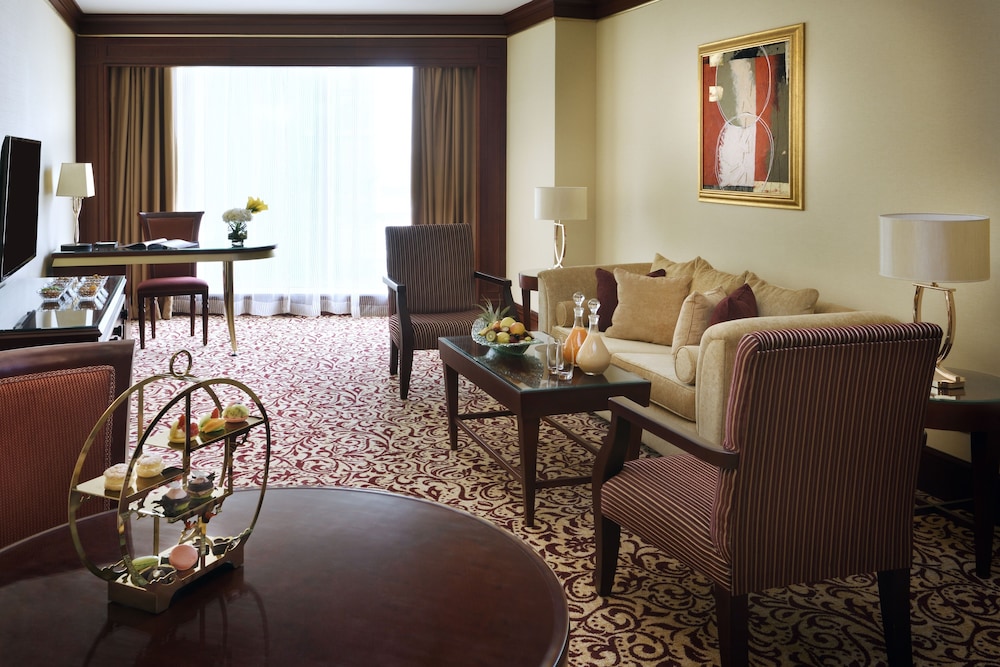 Suite, 1 King Bed (Diplomatic) thumbnail 5