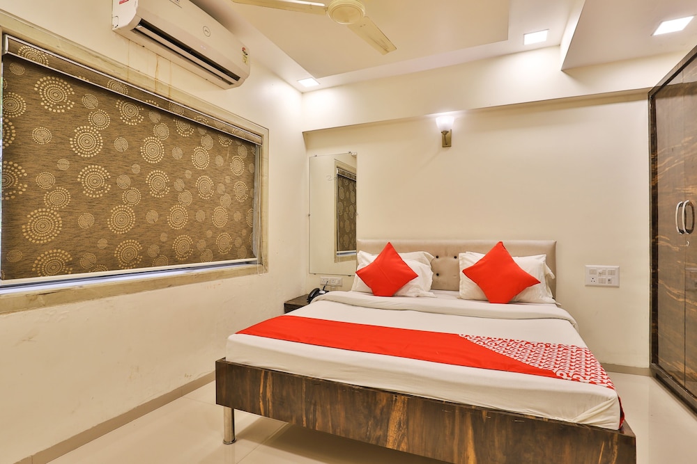 Suite, 1 King Bed photo 3
