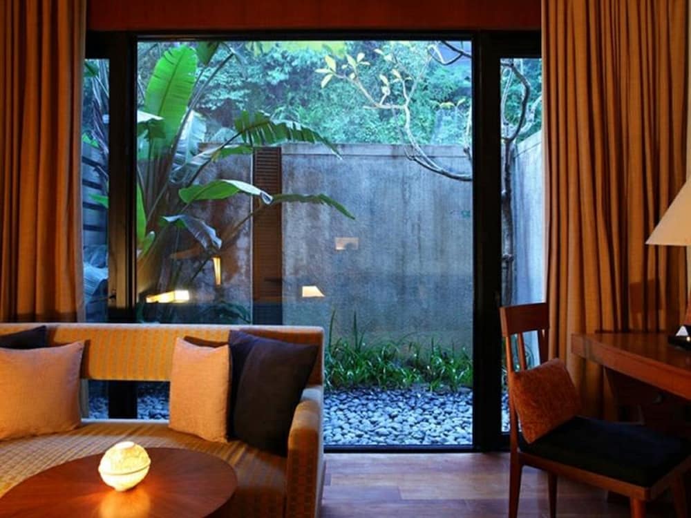 Deluxe Double Room, City View (Include French Dinner and American Breakfast) photo 2