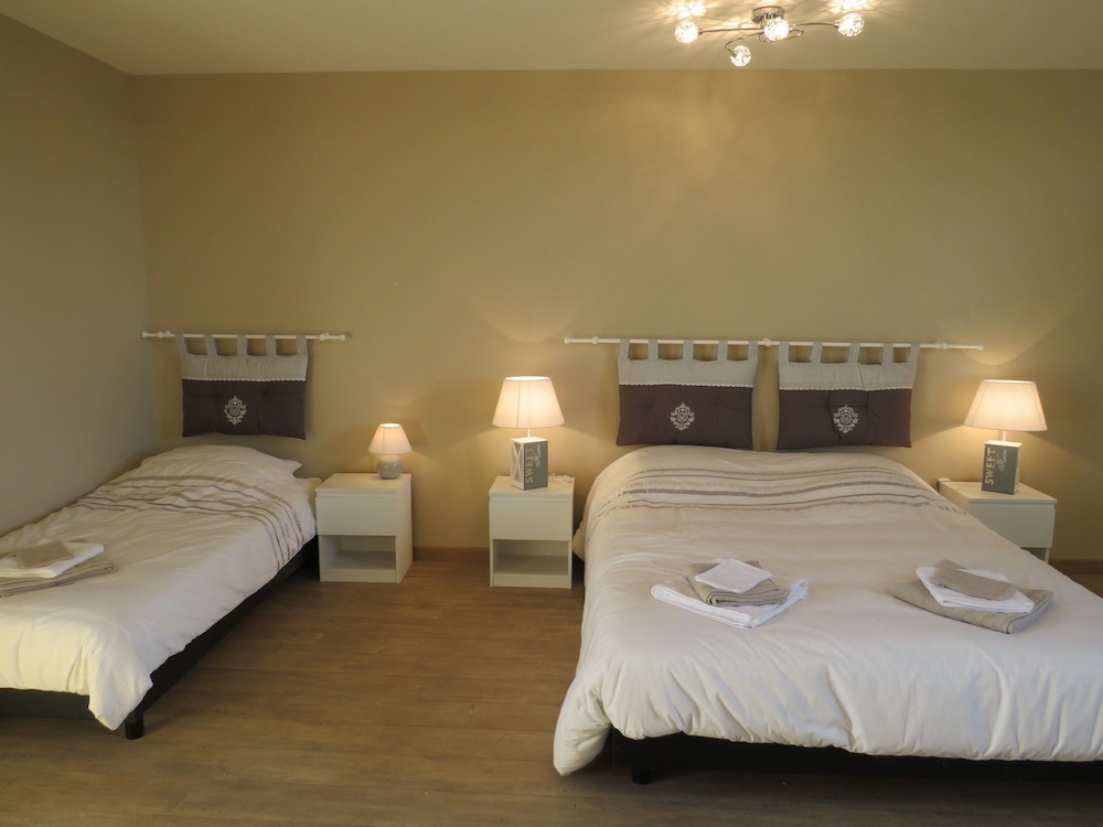 Triple Room, Private Bathroom (l'Ecolier) photo 1