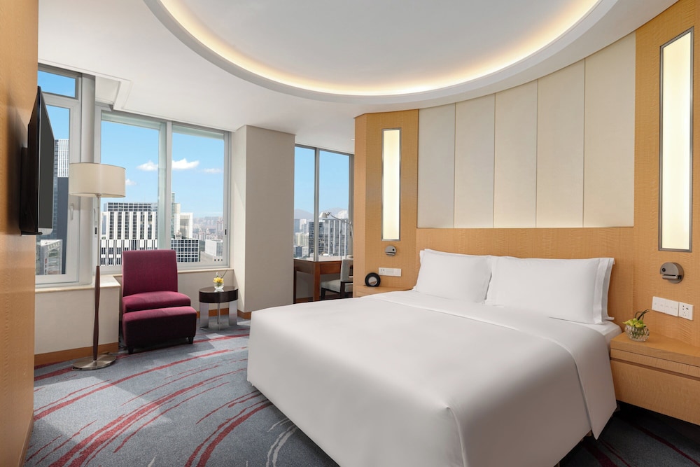 Premium Room, 1 King Bed, Club Lounge Access - Photo 1