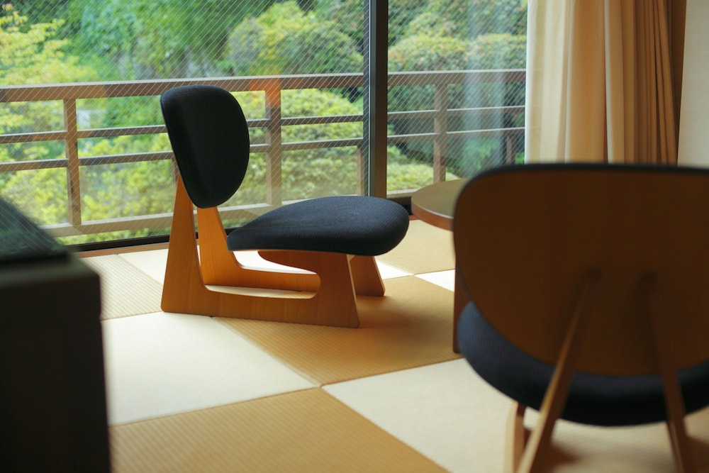 Semi-Suite Japanese Western Style Room photo 3