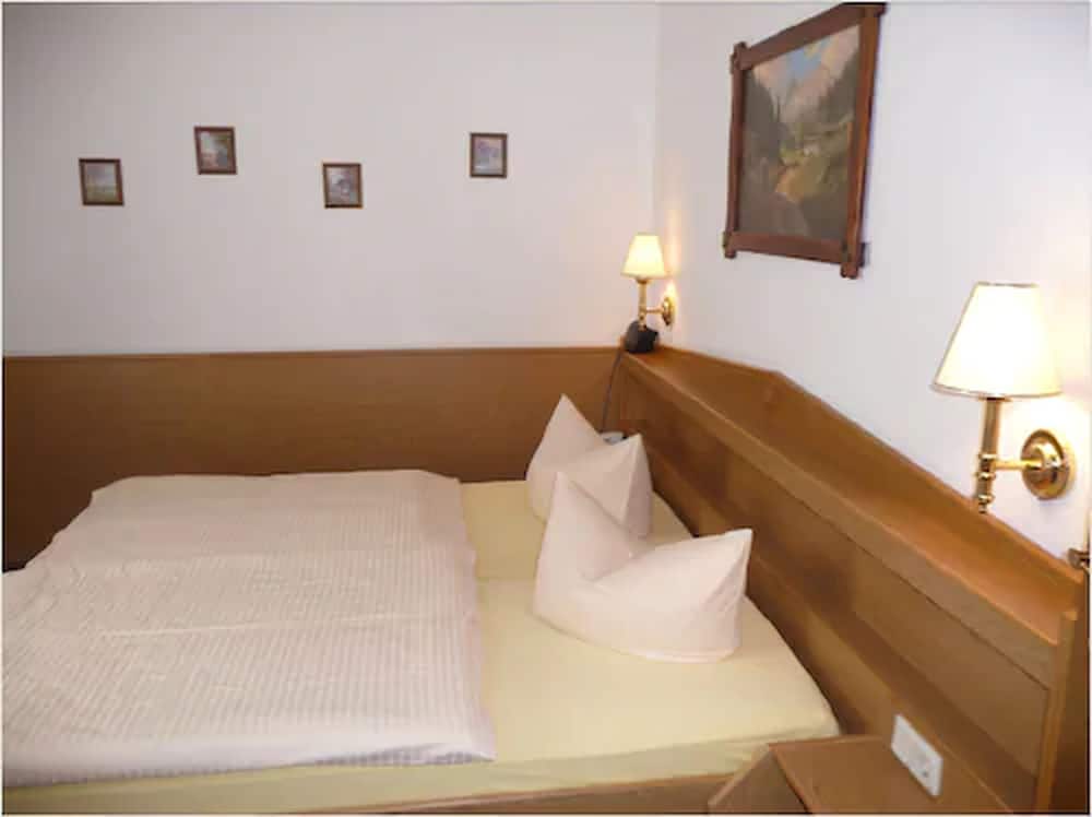 Superior Single Room, 1 Bedroom, Bathtub photo 2