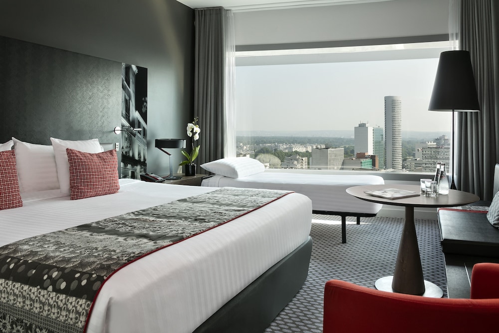 The Level Premium Room with Tour Eiffel View and Lounge Access (2+1)