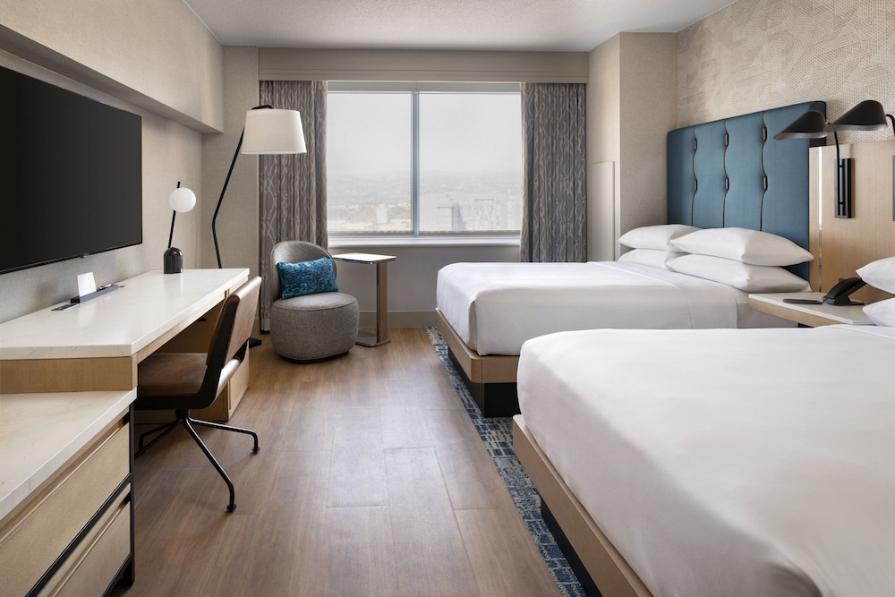 Luxury Room, 2 Queen Beds - Photo 4