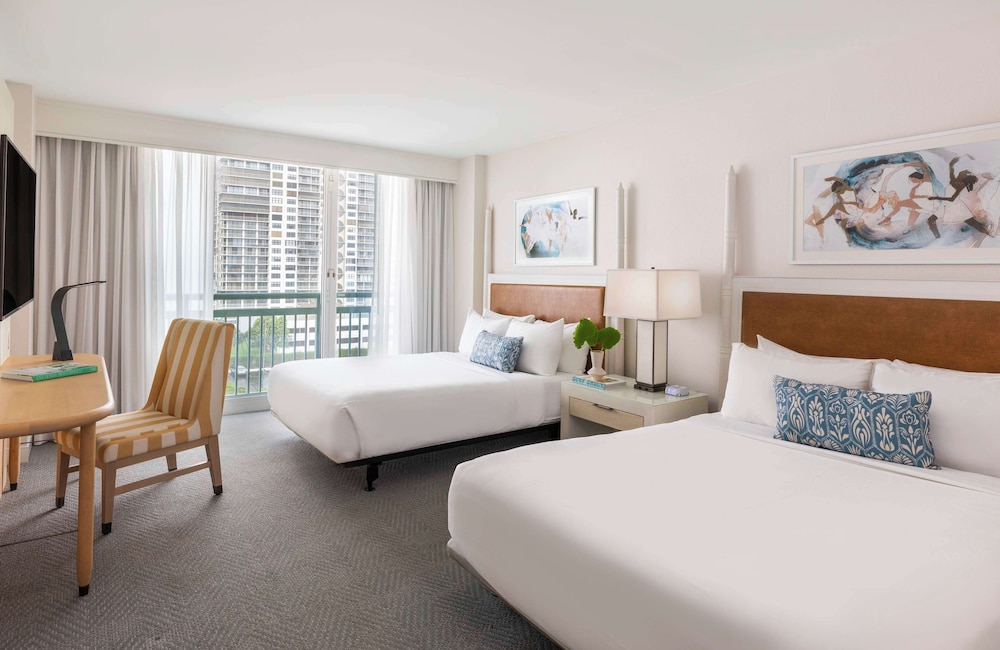Room, 2 Queen Beds, Accessible, Bathtub - Photo 1