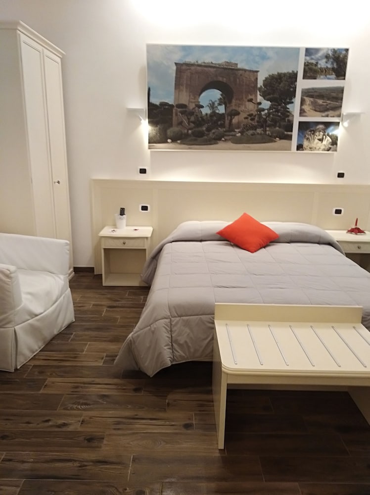 Room Arco Traiano - Street Guglielmo Oberdan 134 photo 1