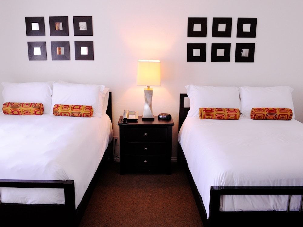 Standard Single Room, 2 Double Beds (DOUBLE) photo 1