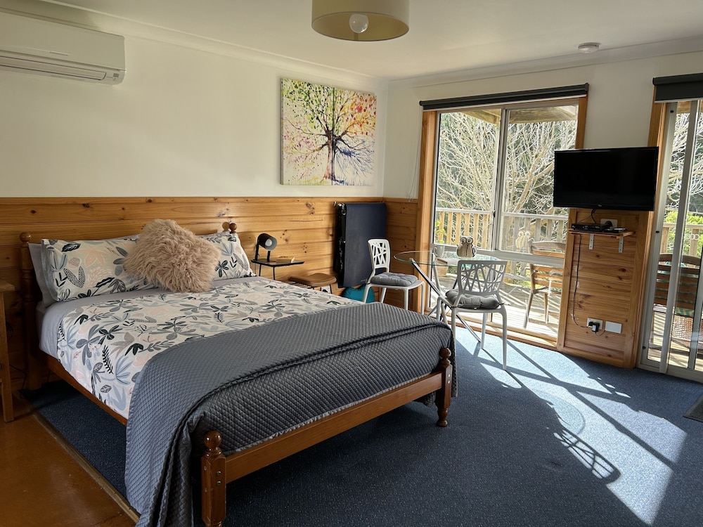 Comfort Studio Suite, 1 Queen Bed, Non Smoking, Garden View photo 1