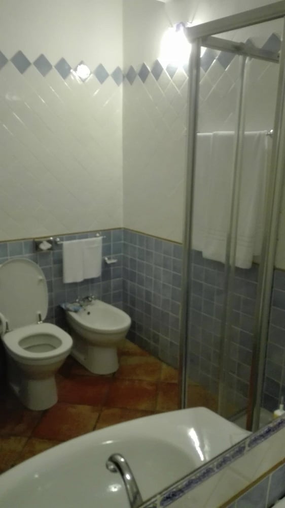 Economy Room - Photo 3