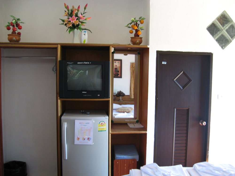 Waterfront House photo 2