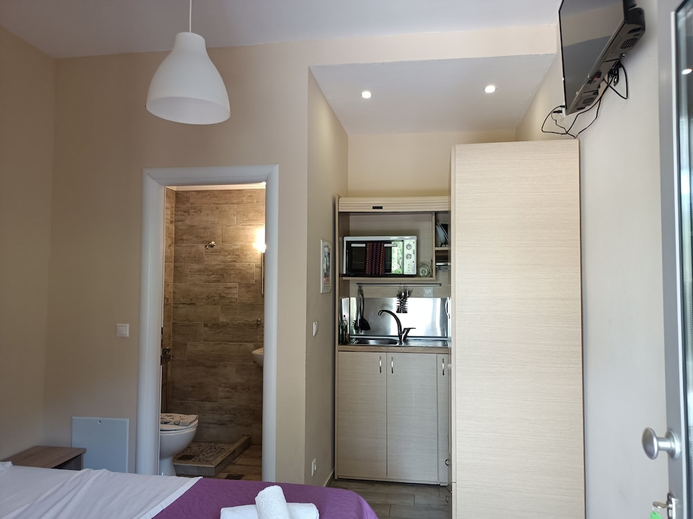 Double Bed Budget Studio photo 1