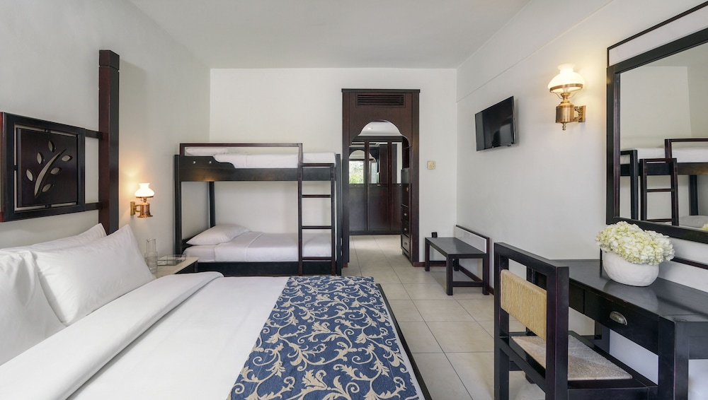 Family Room (with Bunk Bed) - Photo 2