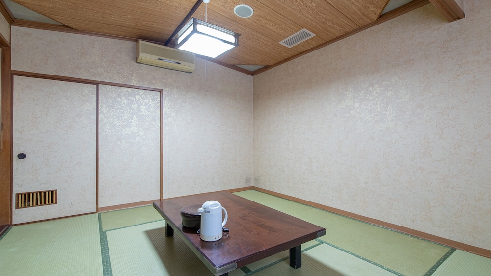 Traditional Quadruple Room, Non Smoking photo 2