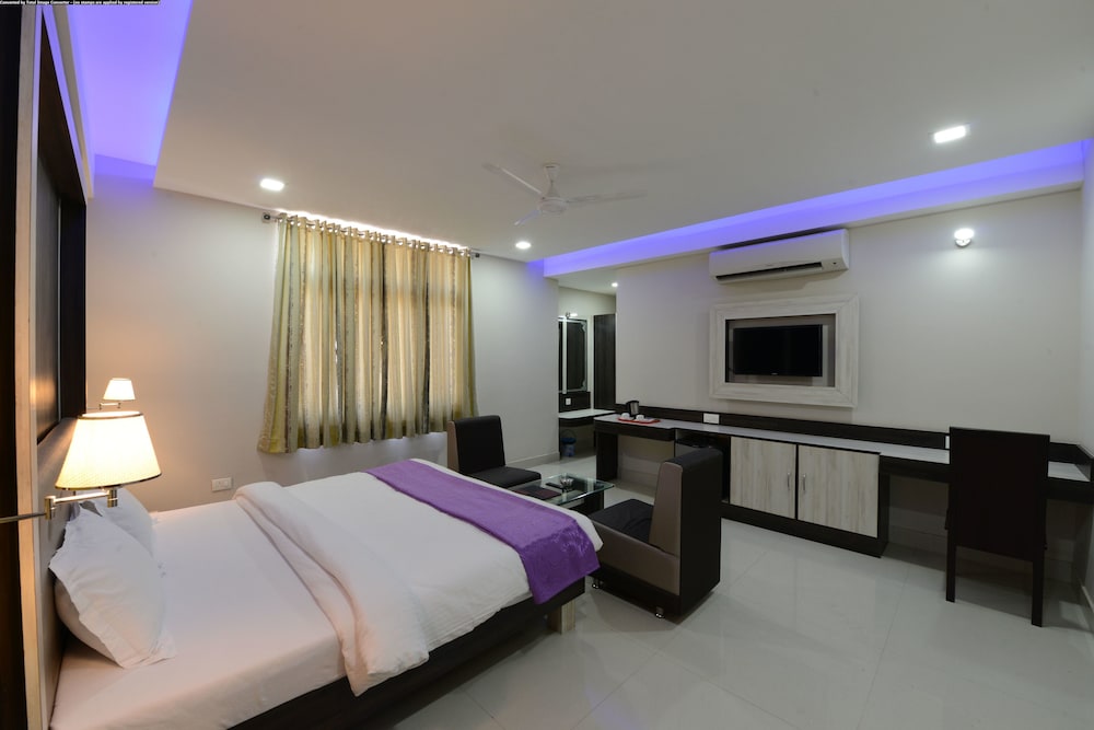 Royal Room photo 1
