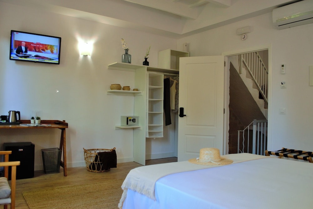 Comfort Room photo 2