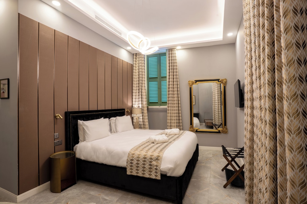 Luxury Room, 1 King Bed