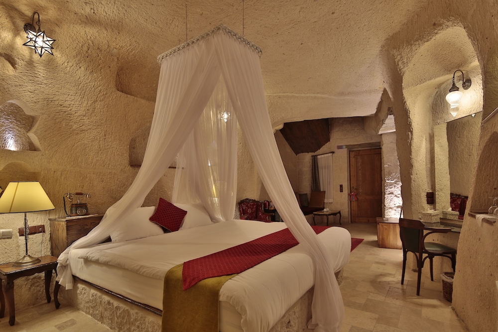 Honeymoon Suite (Cave) photo 1