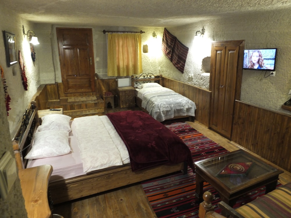 Romantic Triple Room photo 1
