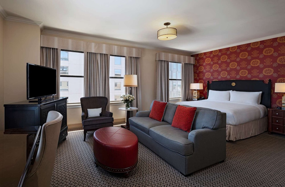 Executive Suite, 1 King Bed (Club Preferred)