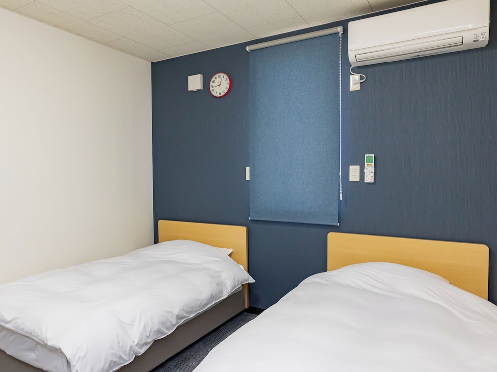 Twin Room, Non Smoking - Photo 1
