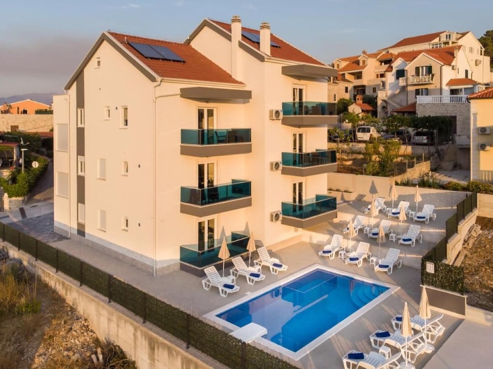 Apartment (Jakov - modern and cosy with pool - B)