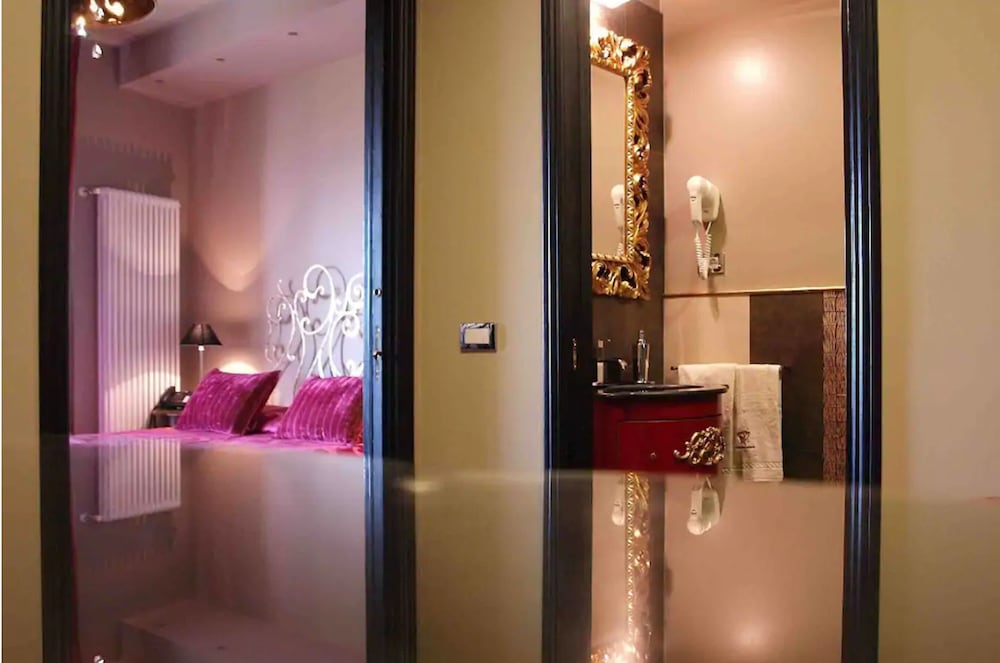 Luxury Suite, Multiple Beds, Sea View (Dependance, Separate Building) photo 2