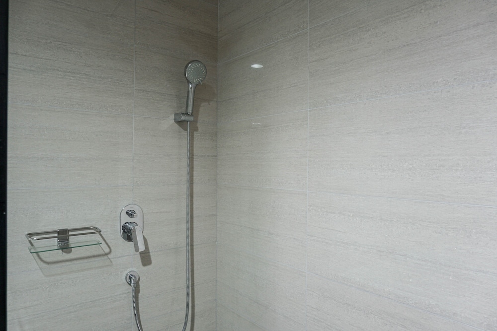 Room - Photo 11