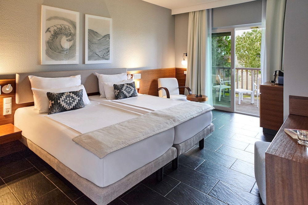 Classic Double Room ( Golf Course View)