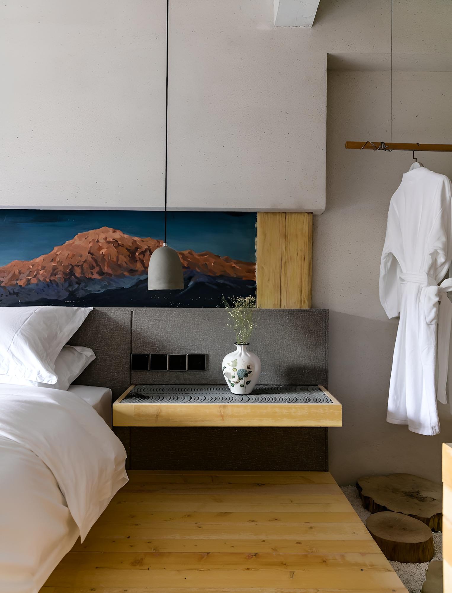 Deluxe King Room photo 2