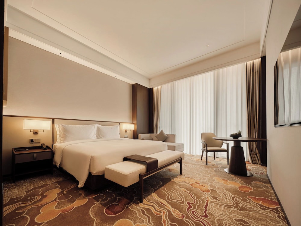 Deluxe King Bed Room