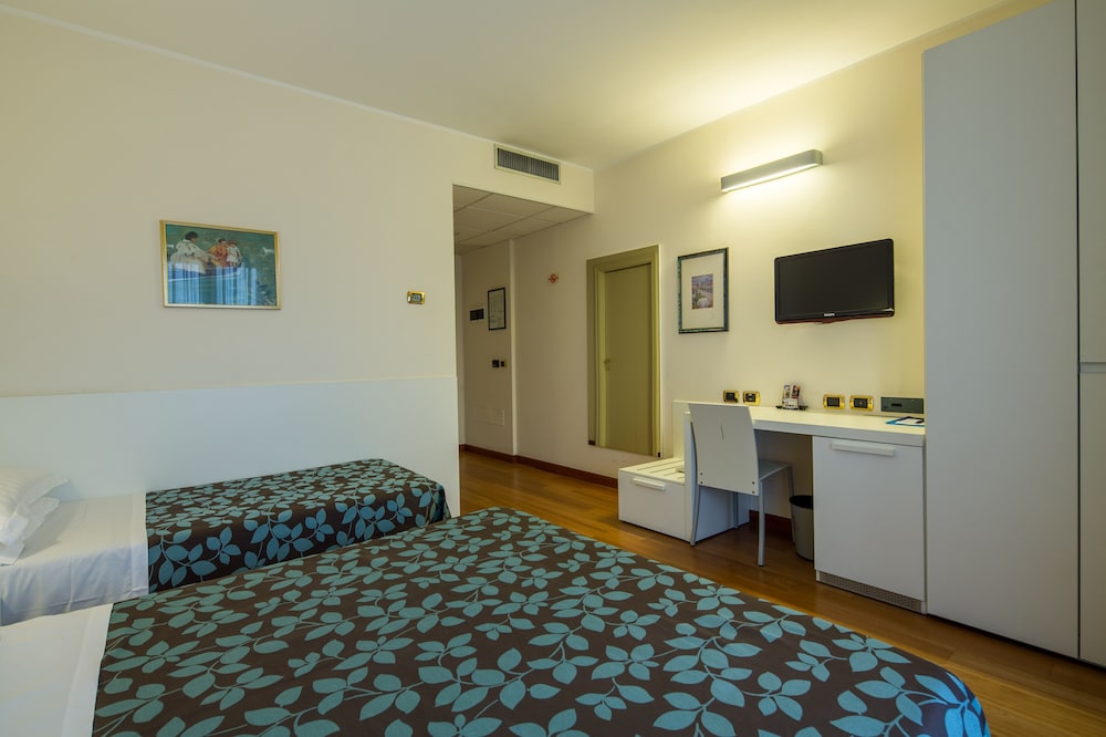 Triple Room - Photo 2
