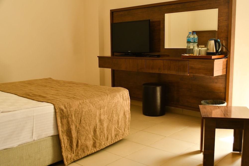 Economy Double or Twin Room photo 3