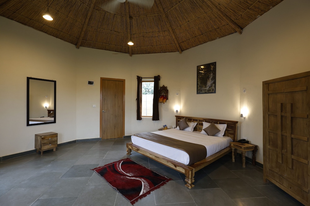 Maharaja Tents With Private Sit-Out photo 3