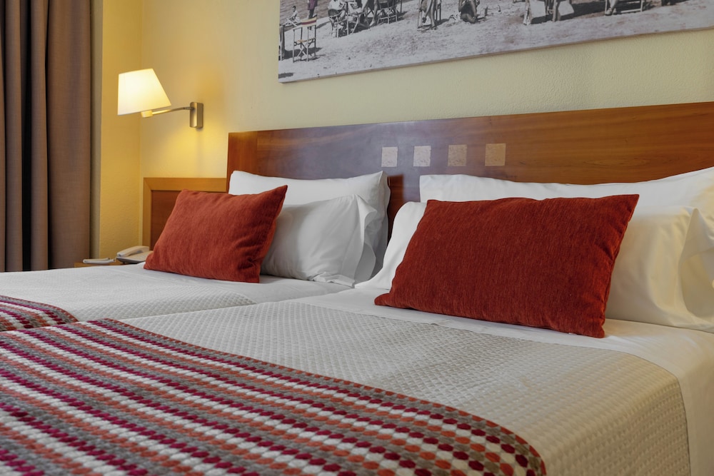 Double or Twin Room, Balcony (2 Adults + 1 Child) - Photo 2