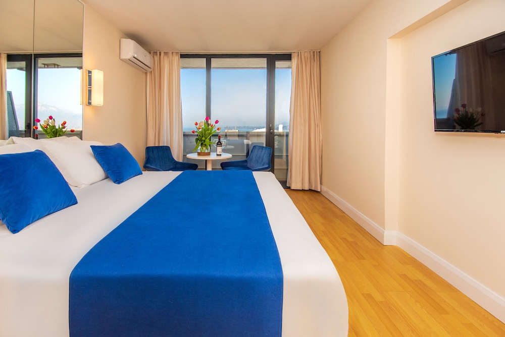 Superior Double Room, Sea View - Photo 4