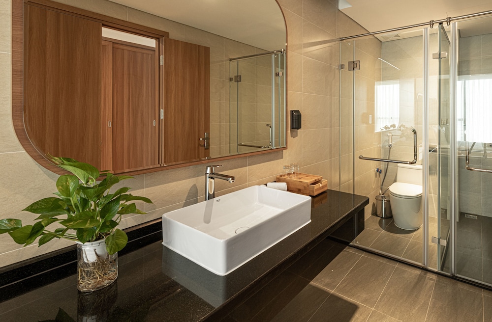 Deluxe Room - Photo 11