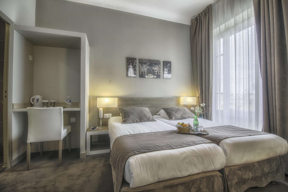 Standard Room, 2 Twin Beds - Photo 34